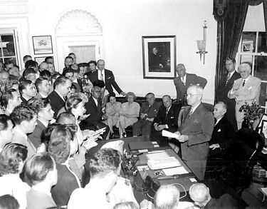 375px-President_Truman_announces_Japan's_surrender