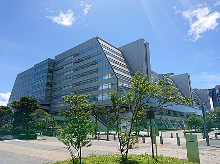 450px-Tokyo_Fashion_Town_Building _at_Ariake _Koto _Tokyo_(2019-08-13)_01