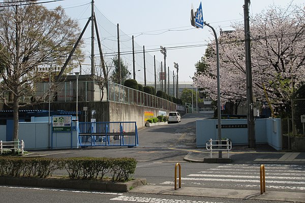 600px-Suita_City_Saidera_junior_high_school 佐井寺